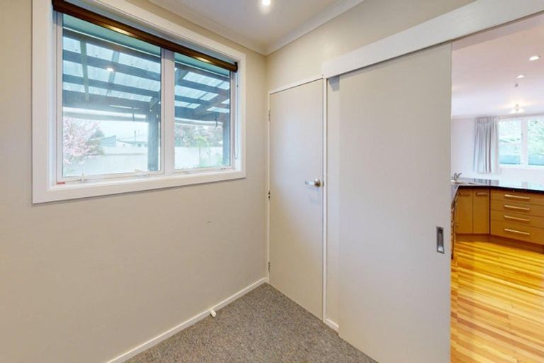 Photo of property in 7 Raglan Avenue, Cloverlea, Palmerston North, 4412