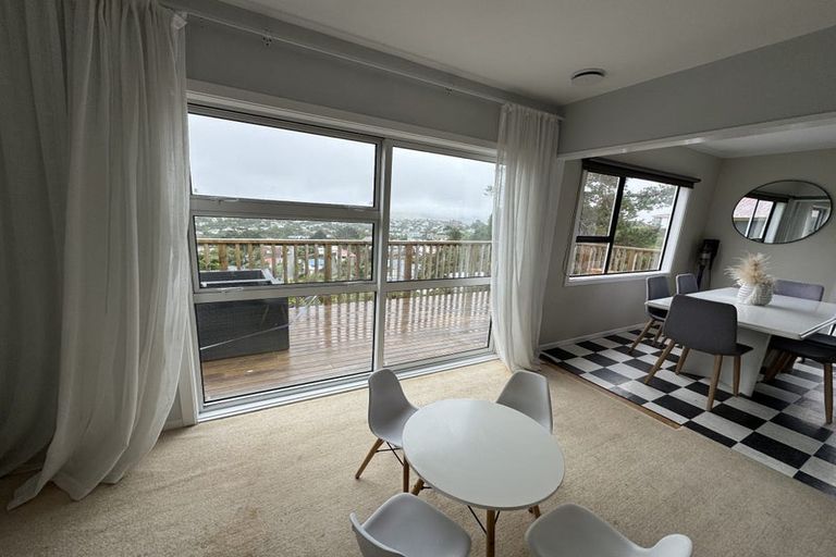 Photo of property in 42 Edgecombe Street, Newlands, Wellington, 6037