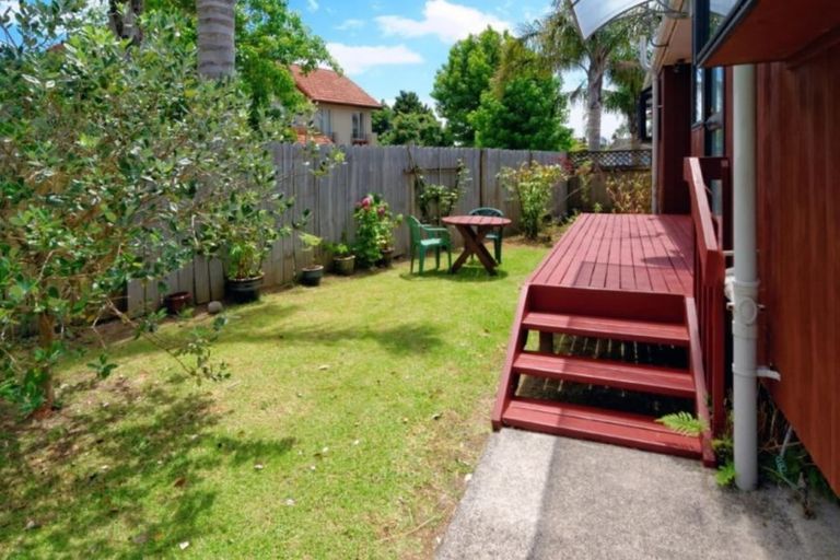 Photo of property in 8 Fathom Place, Te Atatu Peninsula, Auckland, 0610