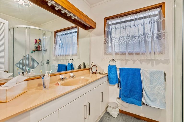 Photo of property in 181 Luckens Road, West Harbour, Auckland, 0618