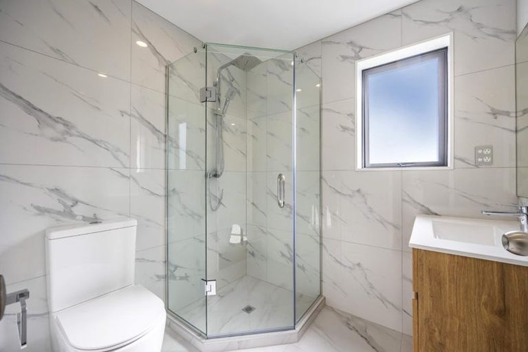 Photo of property in 37d Allington Road, Massey, Auckland, 0614
