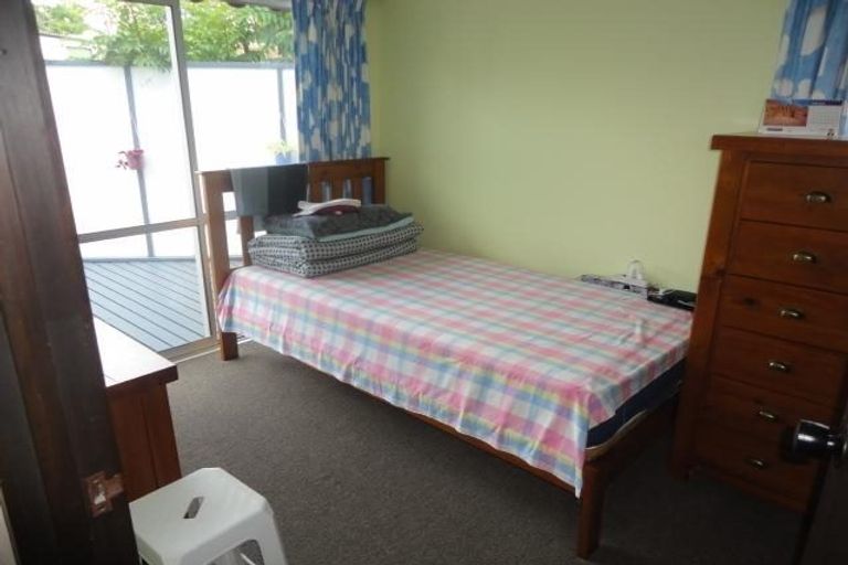 Photo of property in 9 Hiwihau Place, Glenfield, Auckland, 0629