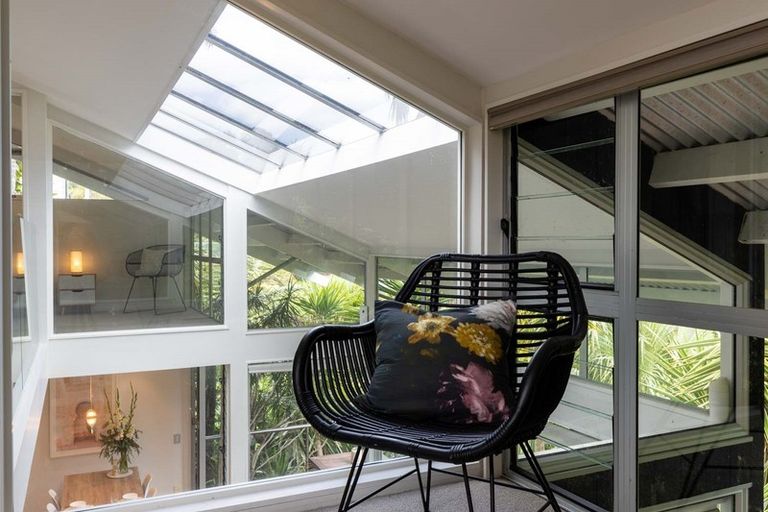 Photo of property in 50a Colonial Road, Birkenhead, Auckland, 0626