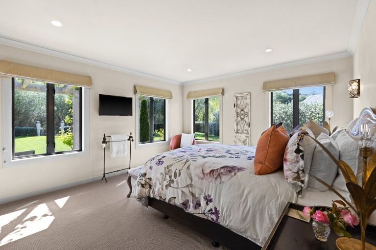 Photo of property in 99 Kent Terrace, Taradale, Napier, 4112