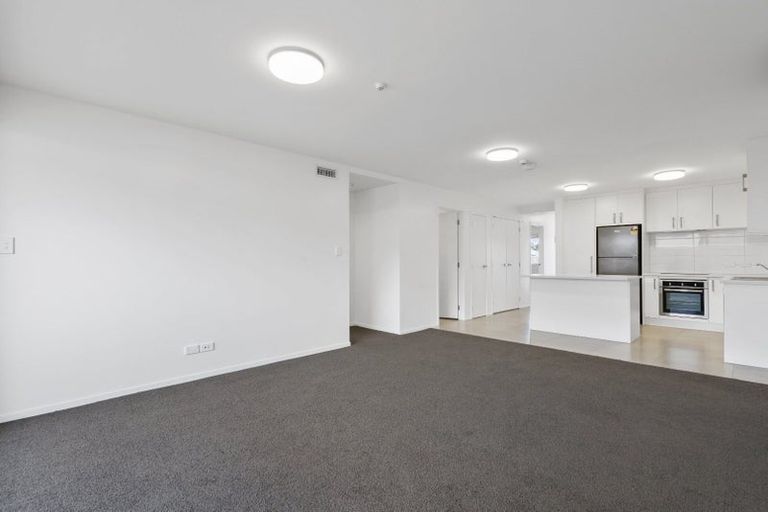 Photo of property in 1b/4045 Great North Road, Glen Eden, Auckland, 0602