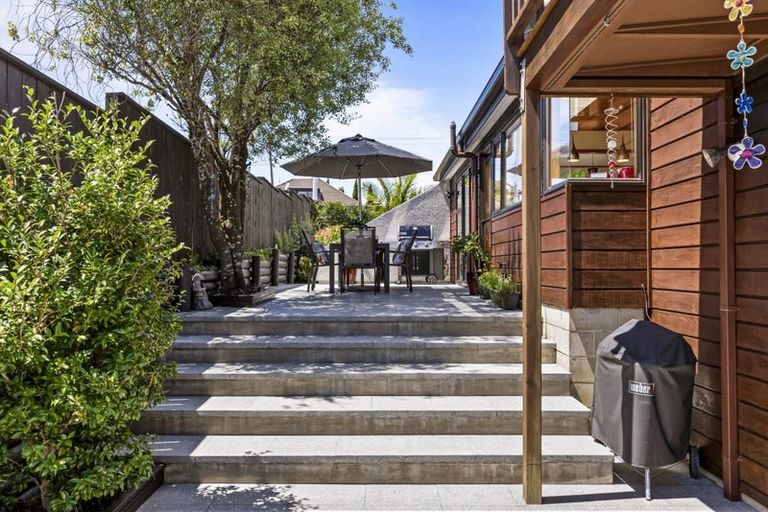 Photo of property in 98 Bleakhouse Road, Howick, Auckland, 2014