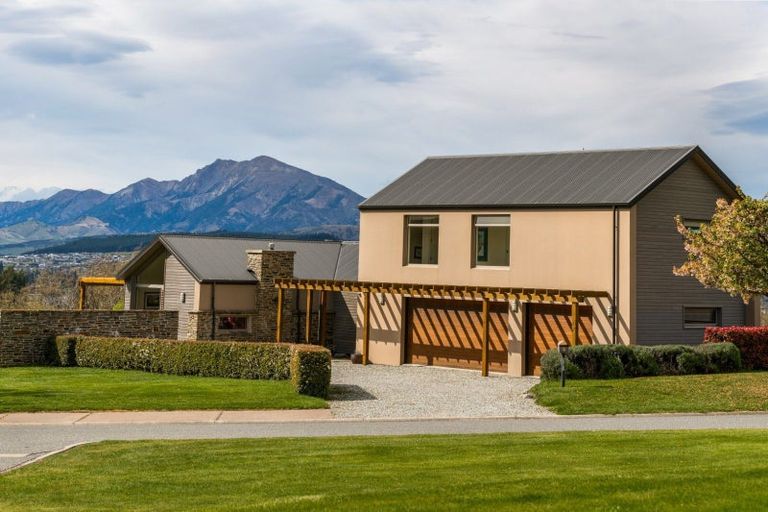 Photo of property in 1 Elderberry Crescent, Wanaka, 9305