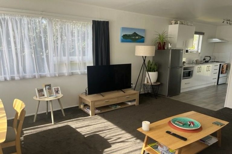 Photo of property in 2/27 Roberts Road, Te Atatu South, Auckland, 0610