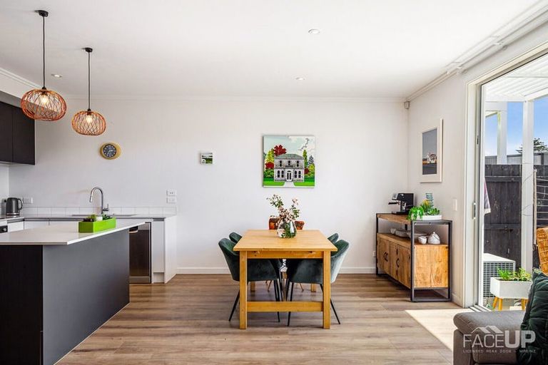 Photo of property in 32 Marine Parade, Hobsonville, Auckland, 0616