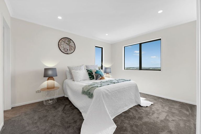 Photo of property in 2 Elevation Street, Flat Bush, Auckland, 2019