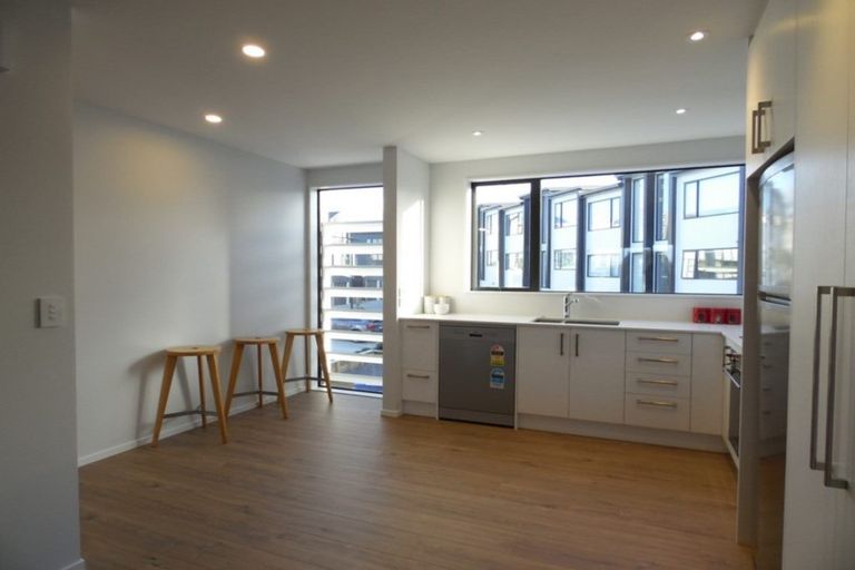 Photo of property in 22 Memorial Park Lane, Hobsonville, Auckland, 0618