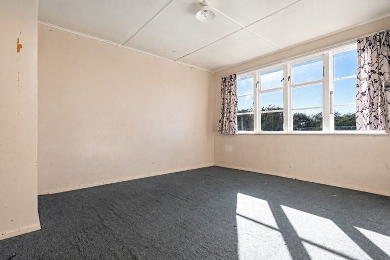 Photo of property in 18 Goldsmith Crescent, Levin, 5510