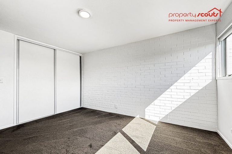 Photo of property in Seaview Apartments, 11/64 Milford Road, Milford, Auckland, 0620