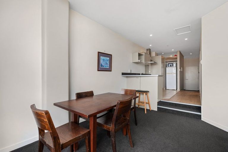 Photo of property in Stadium Garden Flats, 212/107 Thorndon Quay, Pipitea, Wellington, 6011