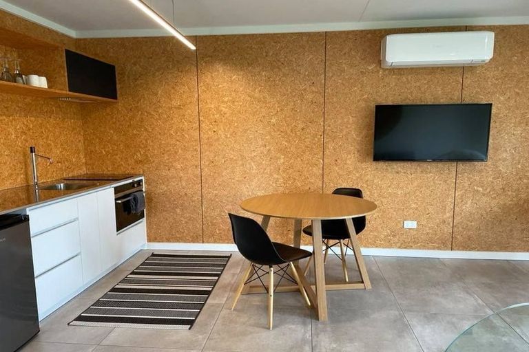 Photo of property in 37 Peake Road, Cambridge, Hamilton, 3283