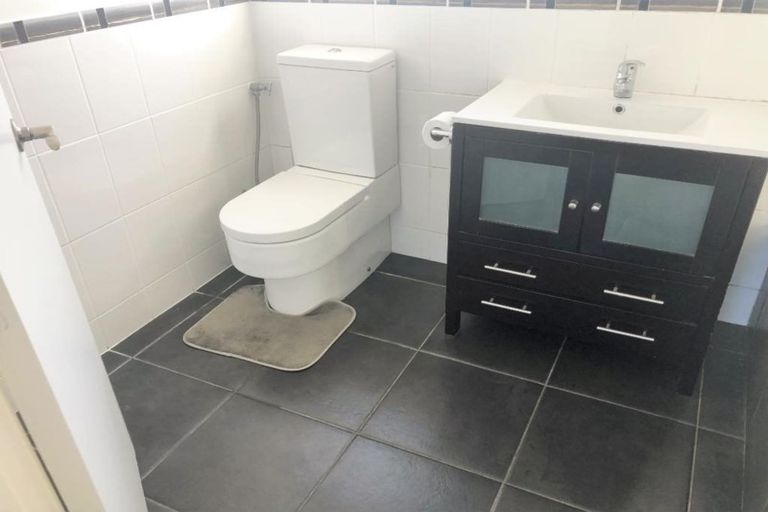 Photo of property in 54 Stanley Road, Glenfield, Auckland, 0629