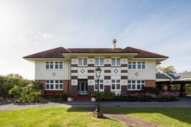 Photo of property in 70 Queen Street, Cambridge, 3434