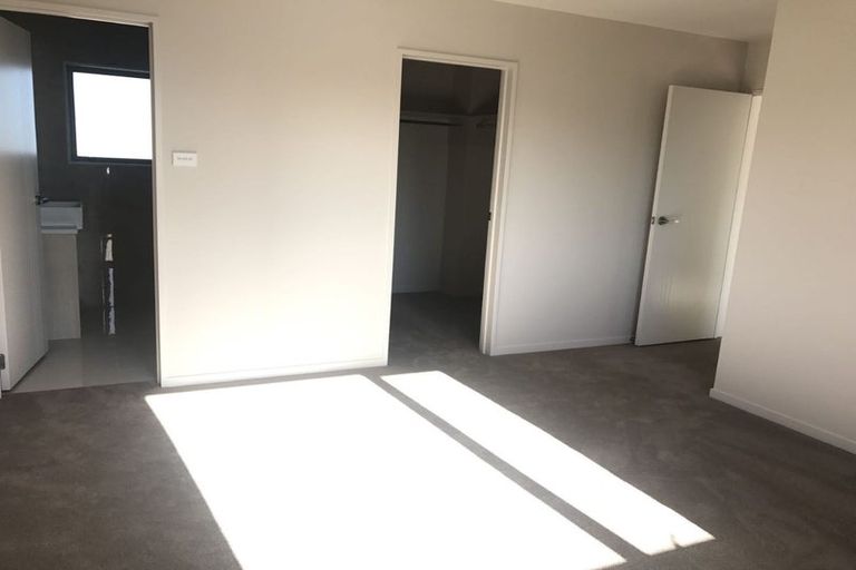 Photo of property in 43 Nikau Street, New Lynn, Auckland, 0600