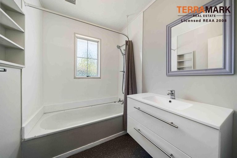 Photo of property in 54 Hartford Crescent, Totara Park, Upper Hutt, 5018