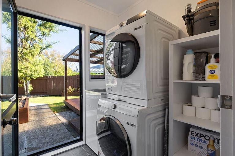 Photo of property in 1 Lydia Place, Kelvin Grove, Palmerston North, 4414
