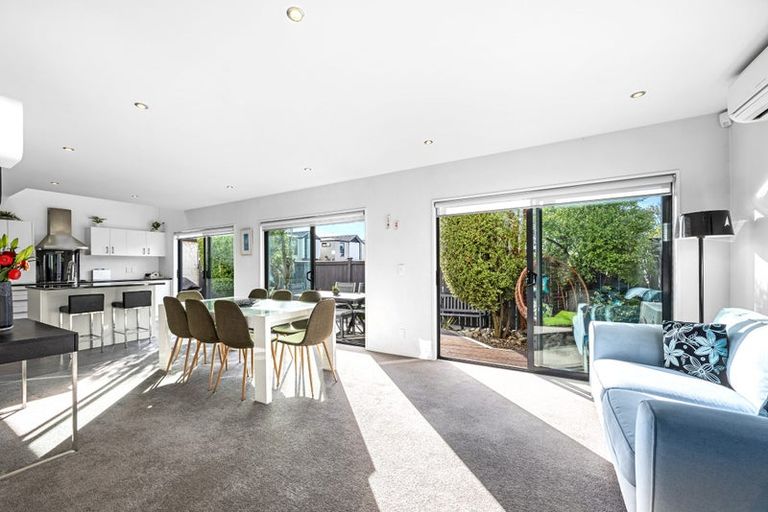 Photo of property in 21 Bartlett Street, Riccarton, Christchurch, 8011