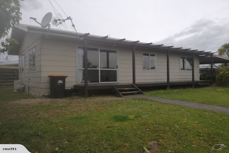 Photo of property in 20 Hilton Grove, Kelvin Grove, Palmerston North, 4414