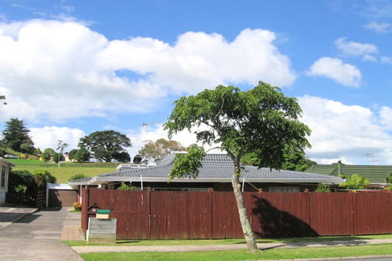 Photo of property in 2/12 Imogene Way, Half Moon Bay, Auckland, 2012