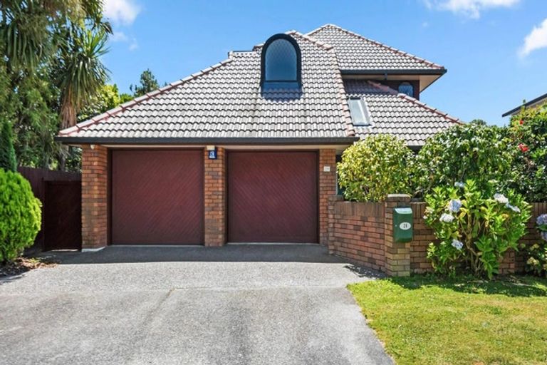 Photo of property in 29 Hinau Street, Woburn, Lower Hutt, 5011