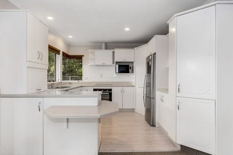 Photo of property in 30 Little John Drive, Bellevue, Tauranga, 3110