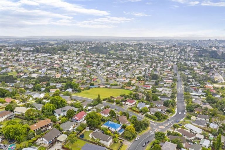 Photo of property in 65 Reynella Drive, Massey, Auckland, 0614