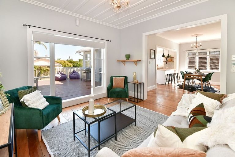 Photo of property in 43 Puriri Street, Helensville, 0800