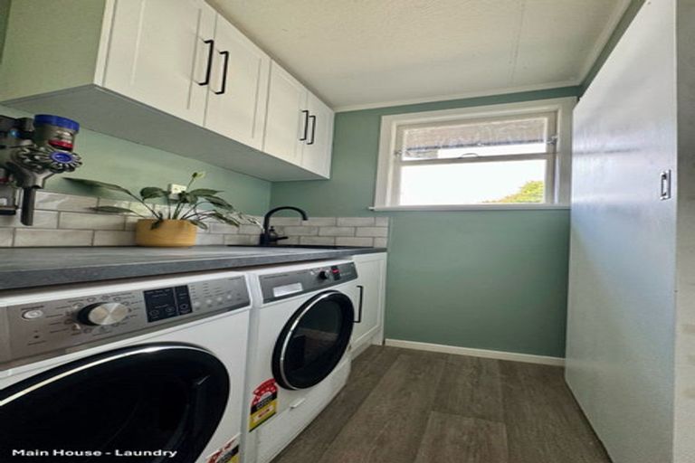 Photo of property in 43 Oakfield Crescent, Pukete, Hamilton, 3200