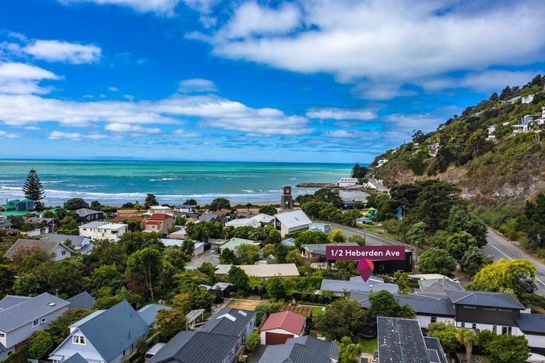 Photo of property in 2 Heberden Avenue, Sumner, Christchurch, 8081