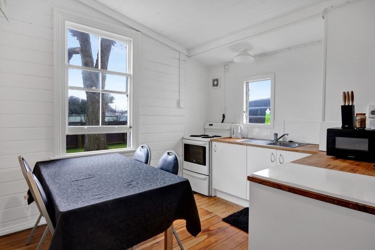 Photo of property in 74 Union Street, Hawera, 4610