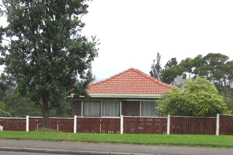 Photo of property in 1/425 Don Buck Road, Massey, Auckland, 0614