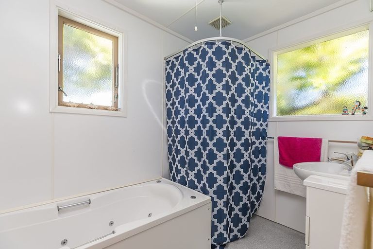 Photo of property in 15 Spinnaker Drive, Whitby, Porirua, 5024