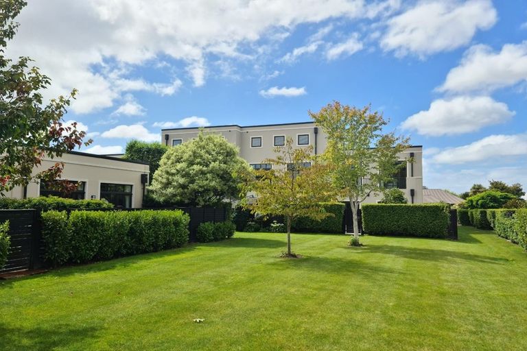 Photo of property in 8 Country Club Terrace, Northwood, Christchurch, 8051