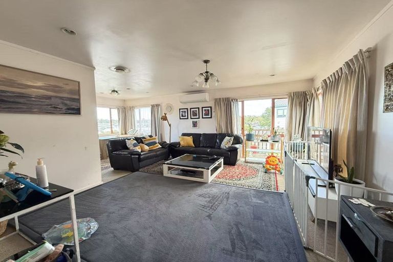 Photo of property in 9n View Road, Glenfield, Auckland, 0627