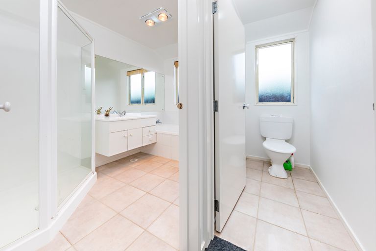 Photo of property in 36 Bellville Drive, Clendon Park, Auckland, 2103