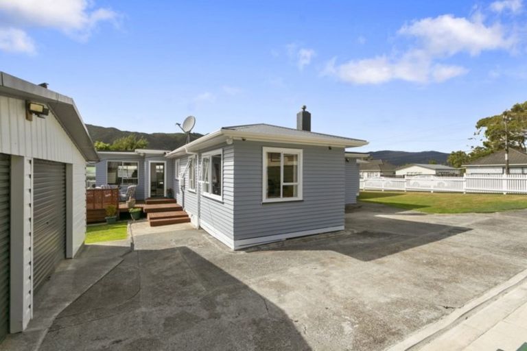 Photo of property in 3 Kent Street, Wainuiomata, Lower Hutt, 5014