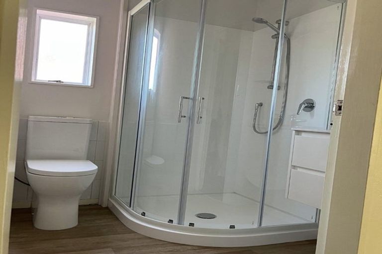 Photo of property in 1 Waimarie Park, Levin, 5510