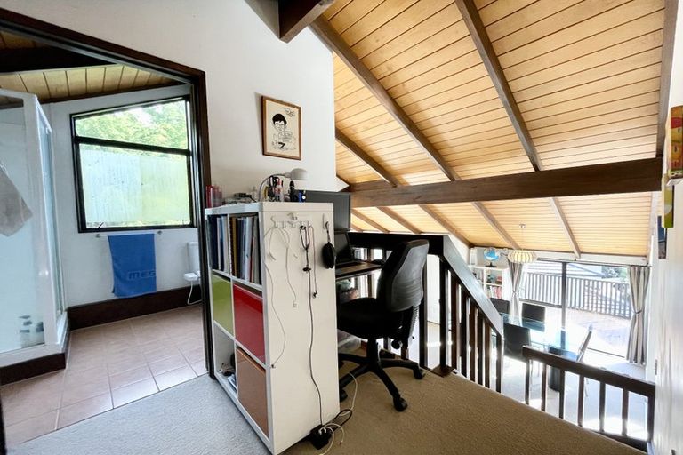 Photo of property in 32 Cron Avenue, Te Atatu South, Auckland, 0610