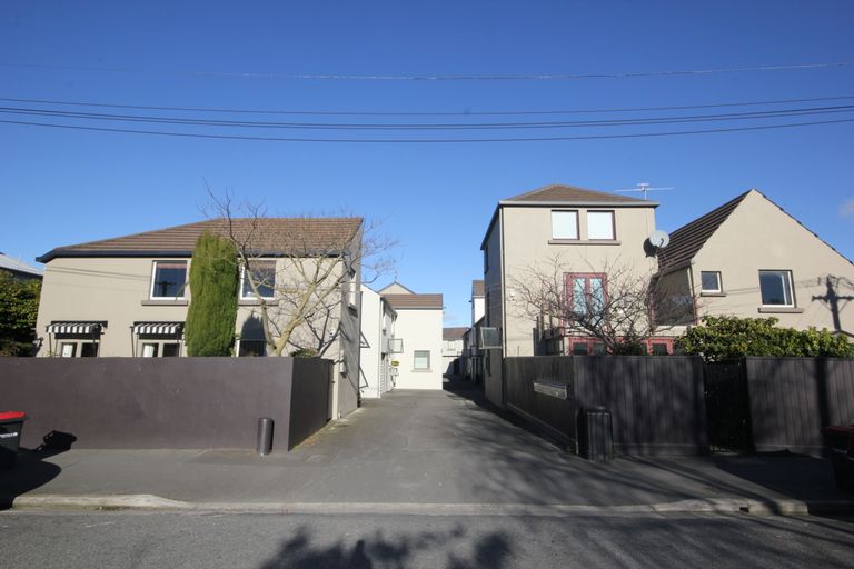 Photo of property in 8/16 Derby Street, St Albans, Christchurch, 8014