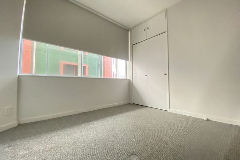 Photo of property in Terrace Tower Apartments, 10b/126 The Terrace, Wellington Central, Wellington, 6011