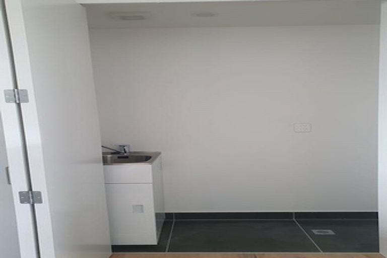 Photo of property in 15/62u Spenmoor Street, Newlands, Wellington, 6037