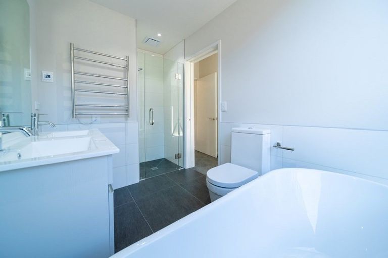 Photo of property in 8 Parera Lane, Jacks Point, Queenstown, 9371