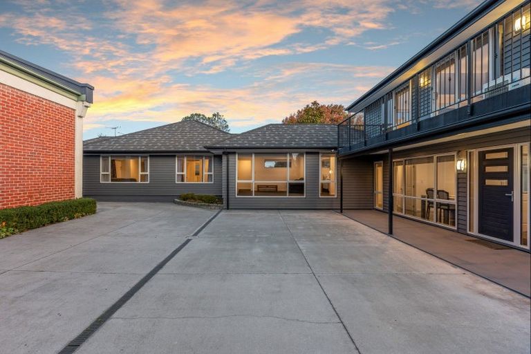 Photo of property in 87 Wairakei Road, Bryndwr, Christchurch, 8053