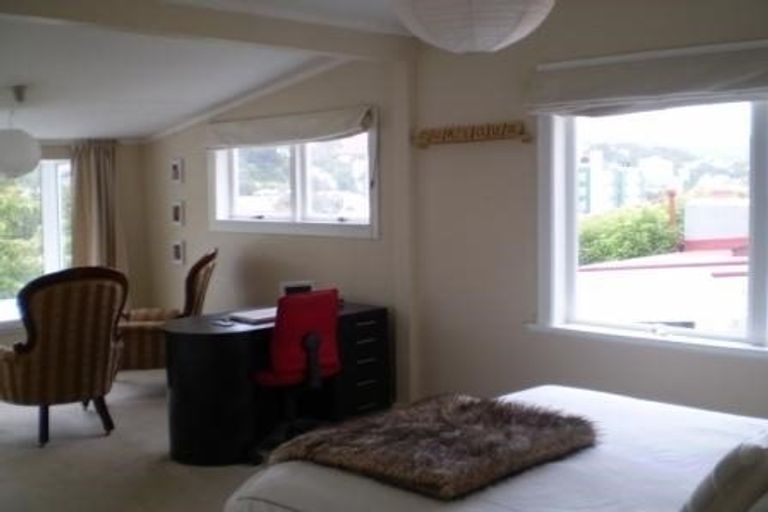 Photo of property in 30 Thompson Street, Mount Cook, Wellington, 6011