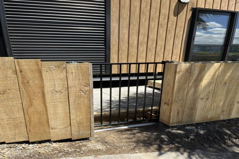 Photo of property in 46 Newington Road, Henderson, Auckland, 0612