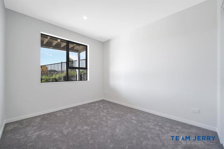 Photo of property in 20 Kuaha Road, Massey, Auckland, 0614